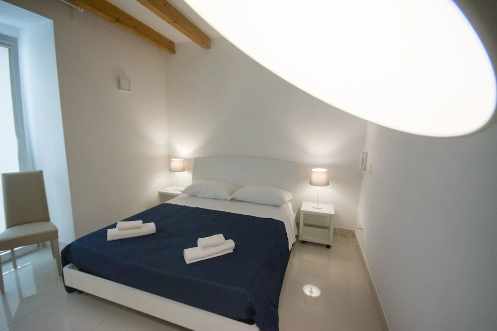 Suite & Apartment