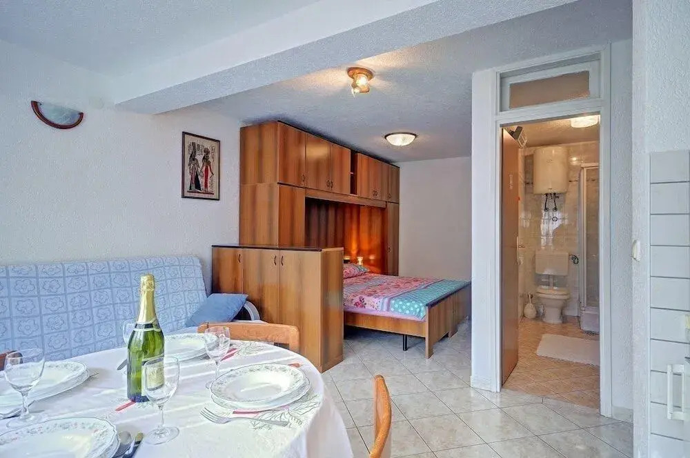 Apartment 43