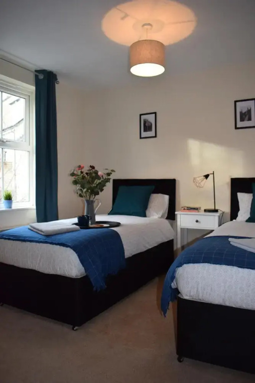 Comfortable Apartment Parking Included City Centre Proximity