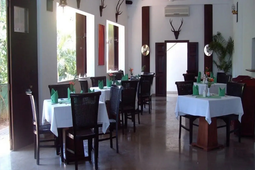 St.Lachlan Hotel & Suites