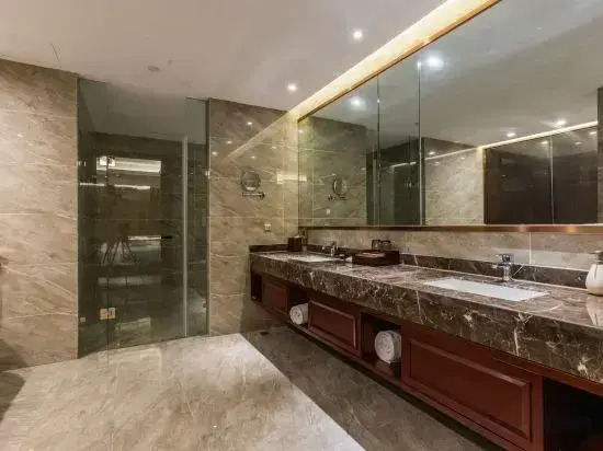 Baohua Mountain Jinlong International Hotel