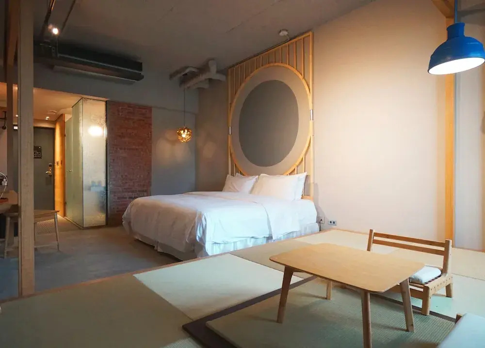 Thinker Hotel