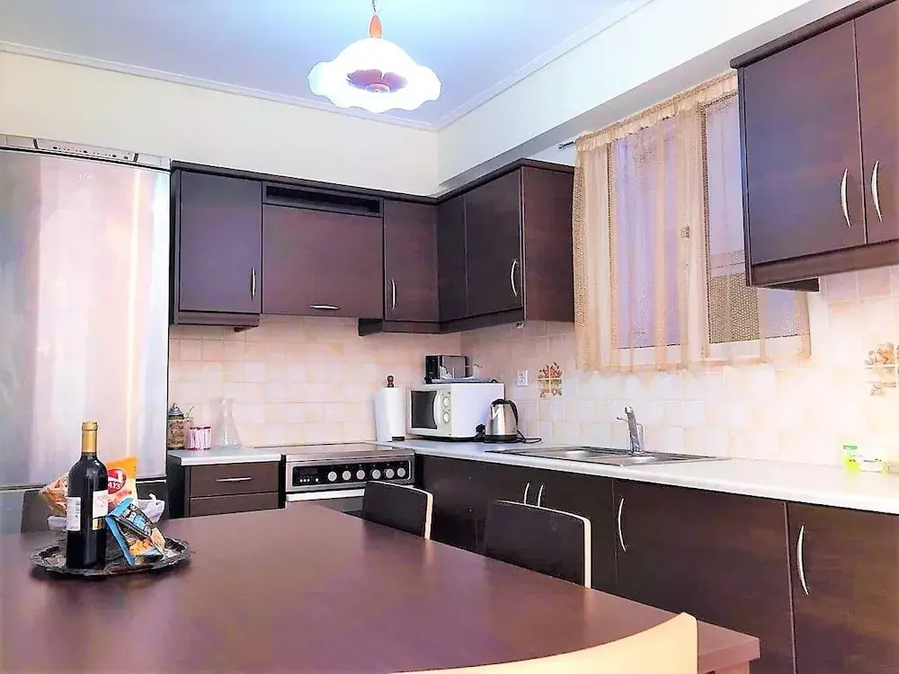 Comfy 3rd Floor Flat and Pspace