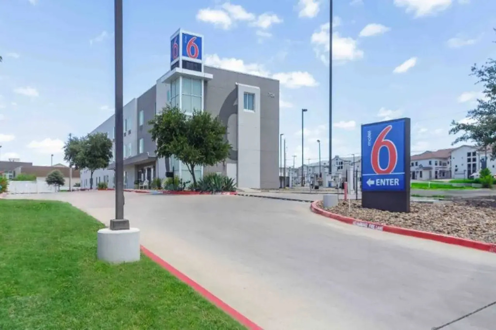 Motel 6-Laredo, TX - Airport