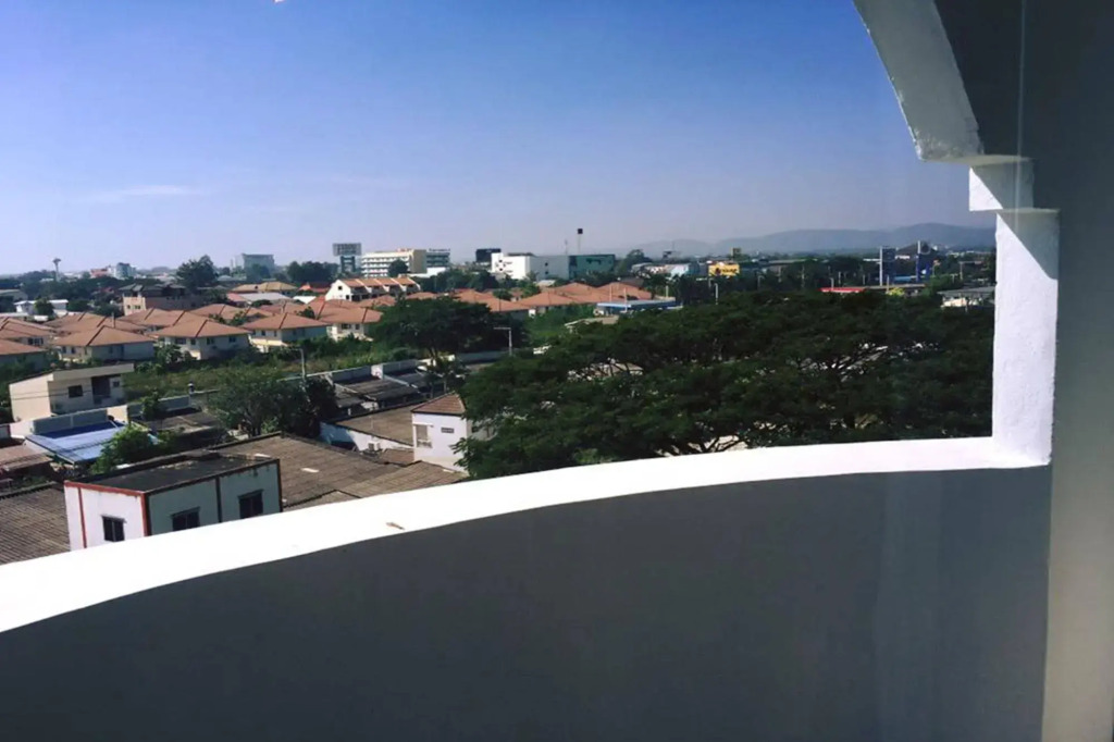 Sereno Airport Hotel