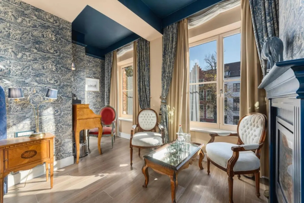 Bordeau Canal Suites