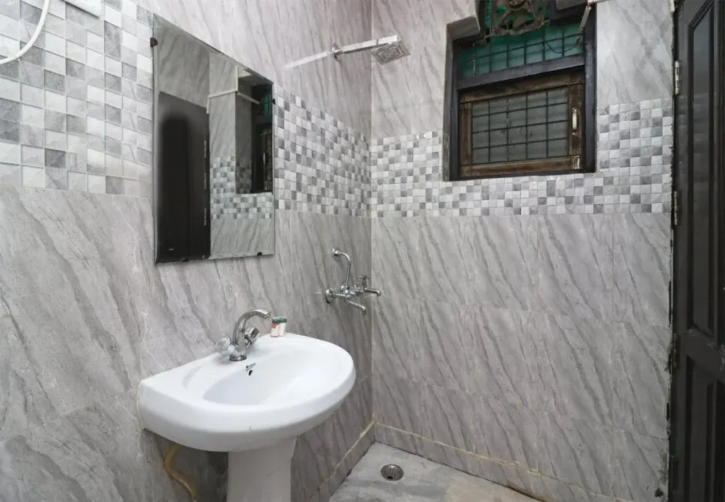 Queen Residency By OYO Rooms