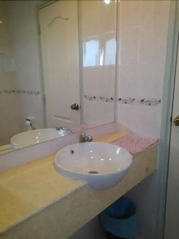 8 O Clock Lodge Condo Bandar Utama