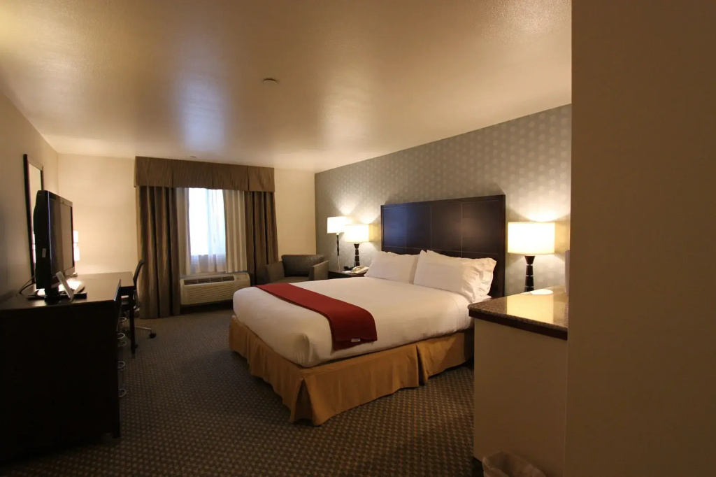 Holiday Inn Express Hotel & Suites Hermosa Beach by IHG
