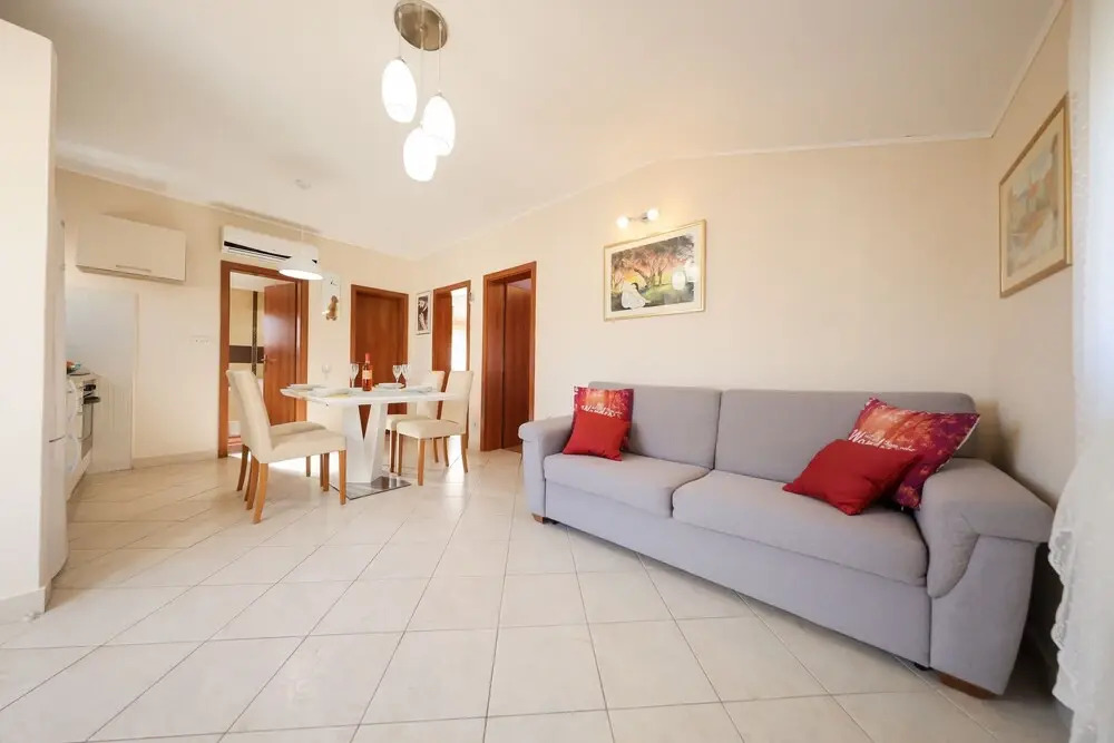 Apartments 150m from beach with parking