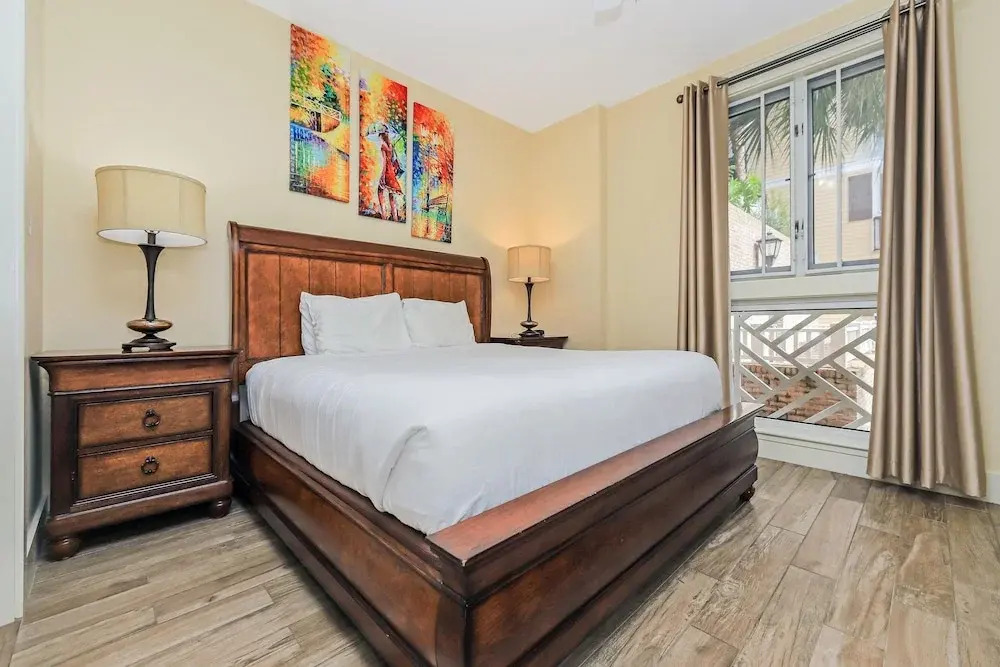 Market Street Inn 248- Beauty by the Bay