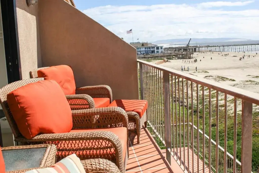 Beachfront 3 BDR Downtown Pismo
