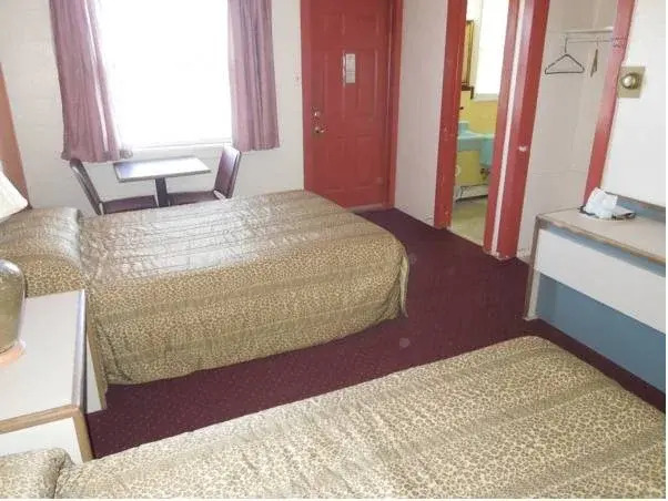 Taffy Motel