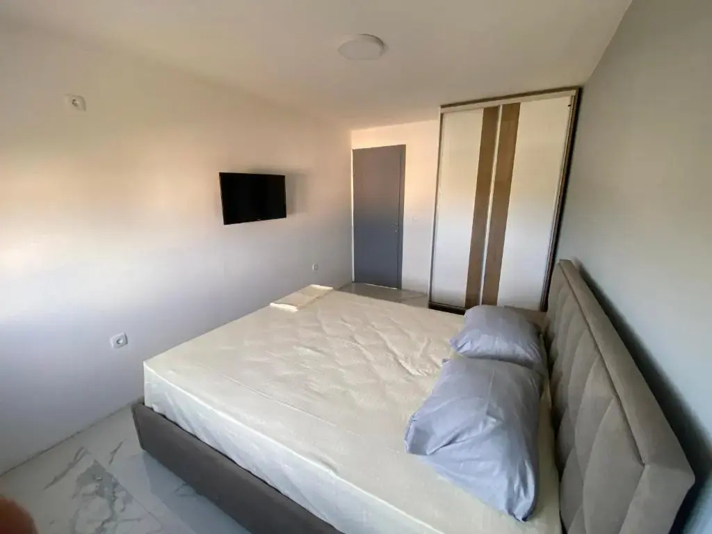 Etna Apartments