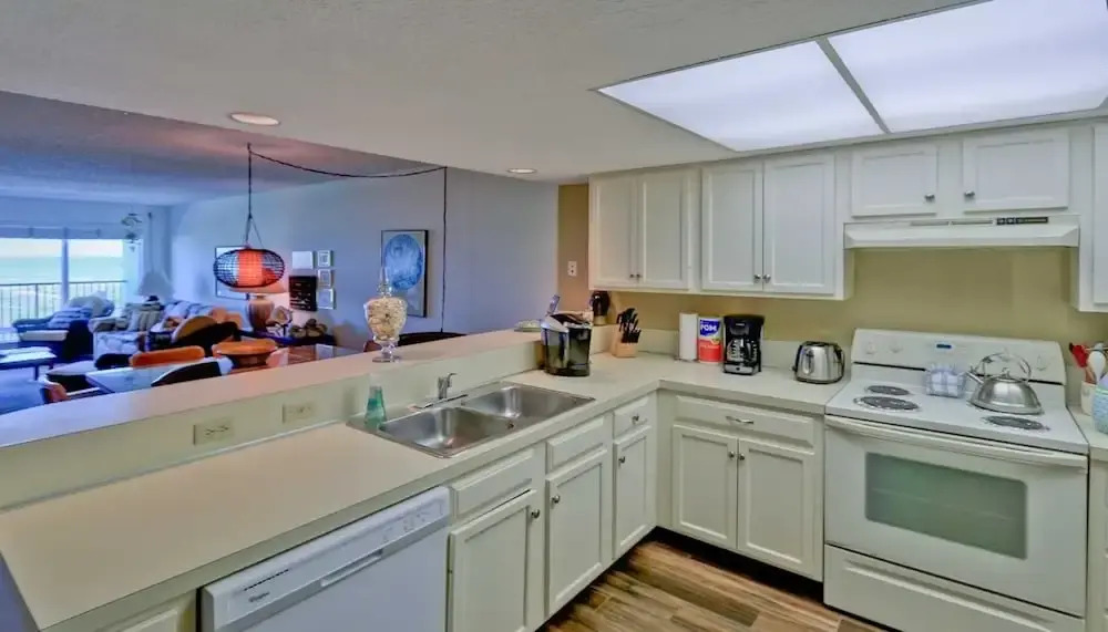 Embassy 202 2 Bedroom Condo by Redawning
