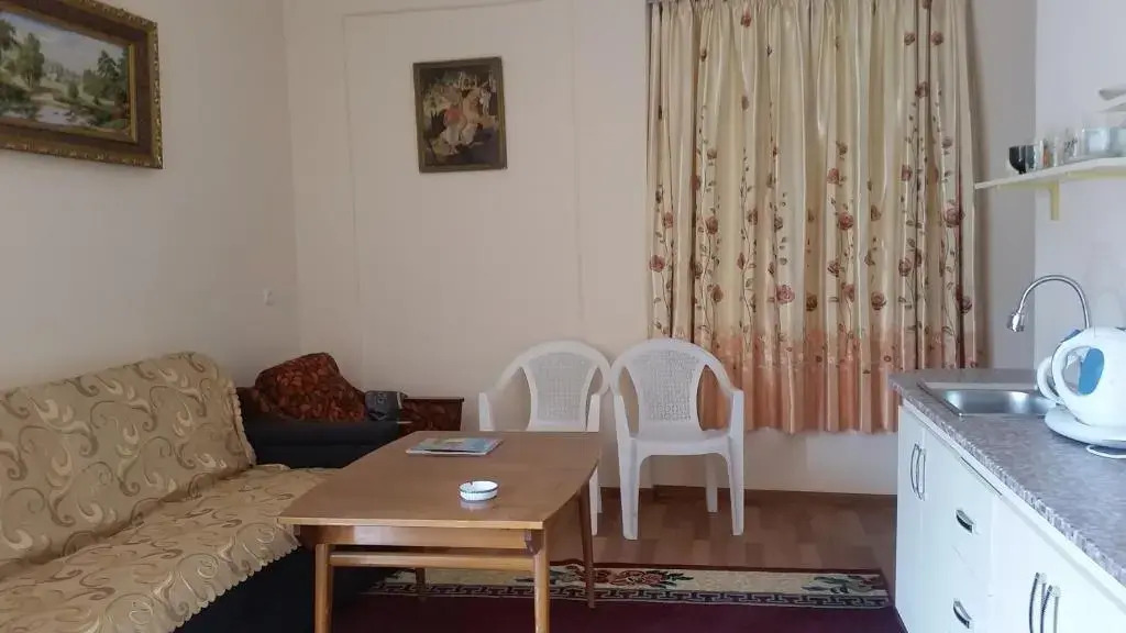 Hostel Sharq 21