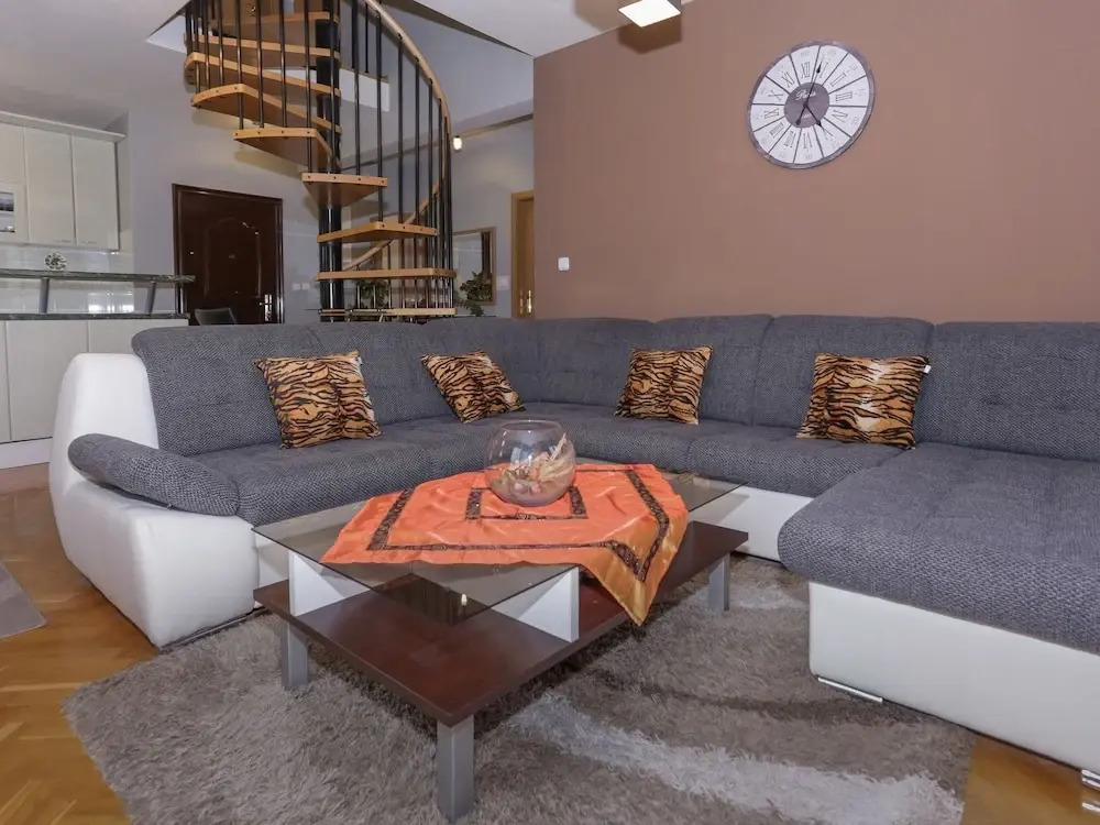 Modern Apartment in Kaštel Lukšic With Sea Nearby