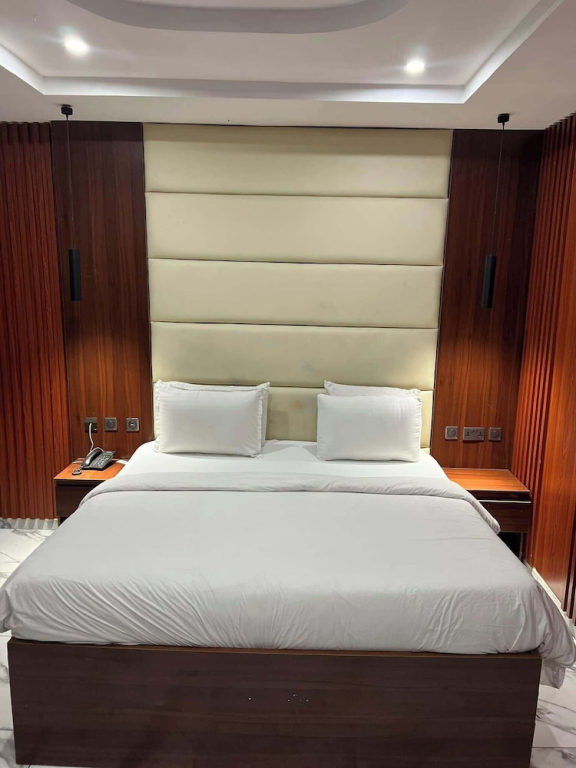 Ricky Hotels