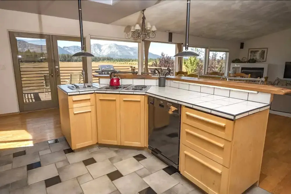 1746 Venice 3 Bedroom Home