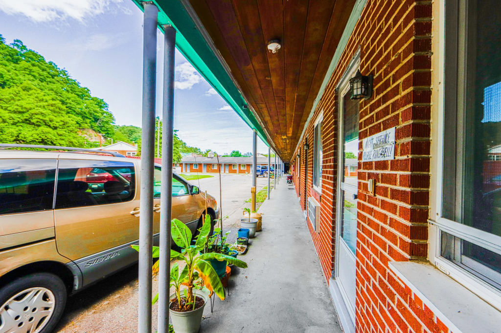 Travelers Inn by OYO Beaver, Hwy 19