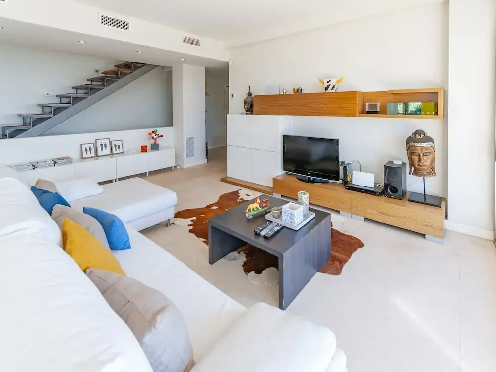 Delightful Villa in Canyelles wth Swimming Pool