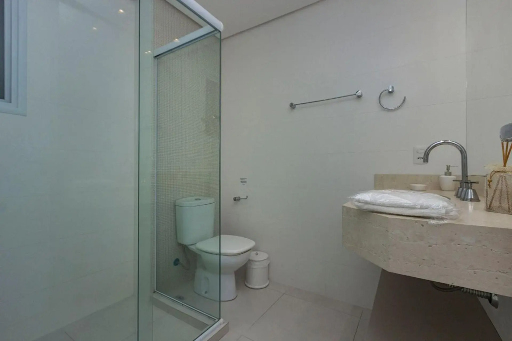 Porto Fino 106 - 200m da praia de Bombinhas - Roupas de cama & kit amenities - Ótimo custo-benefício