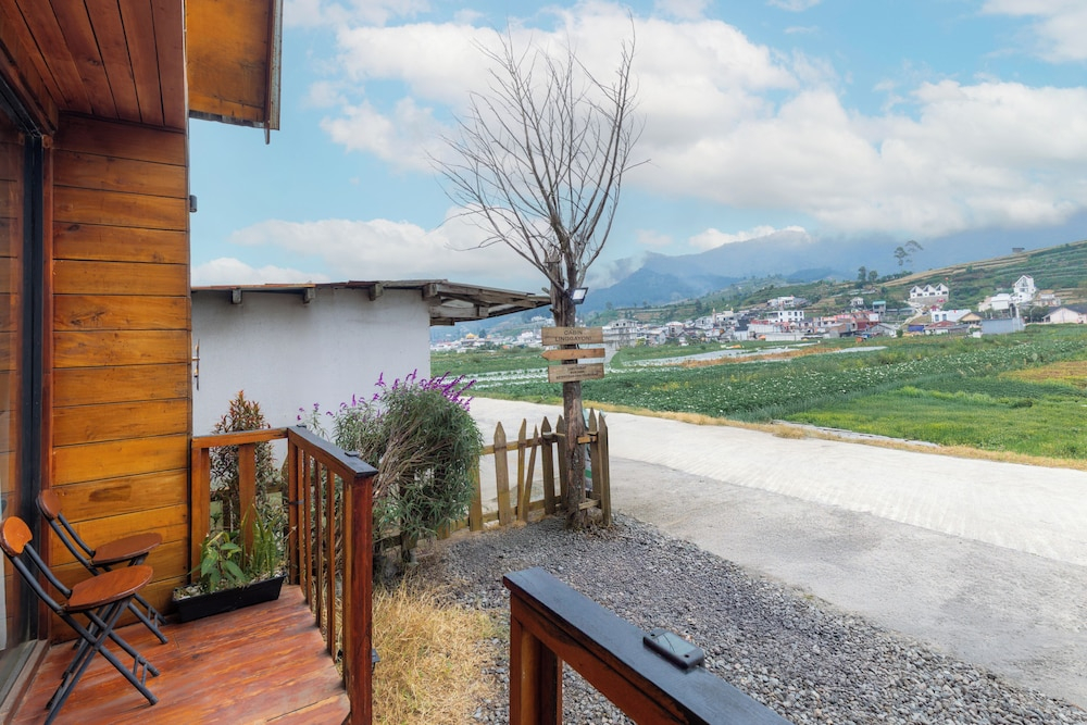 Linggayoni Cabin Dieng