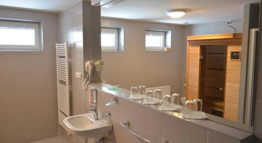 Hotel CESKA FARMA