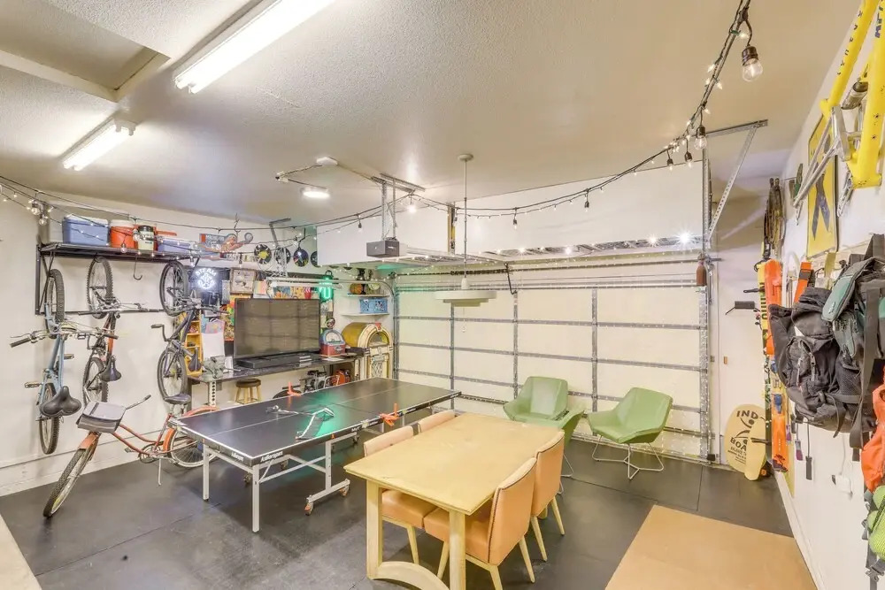 Game Room + Patios: Home 2 Mi to Dtwn Flagstaff