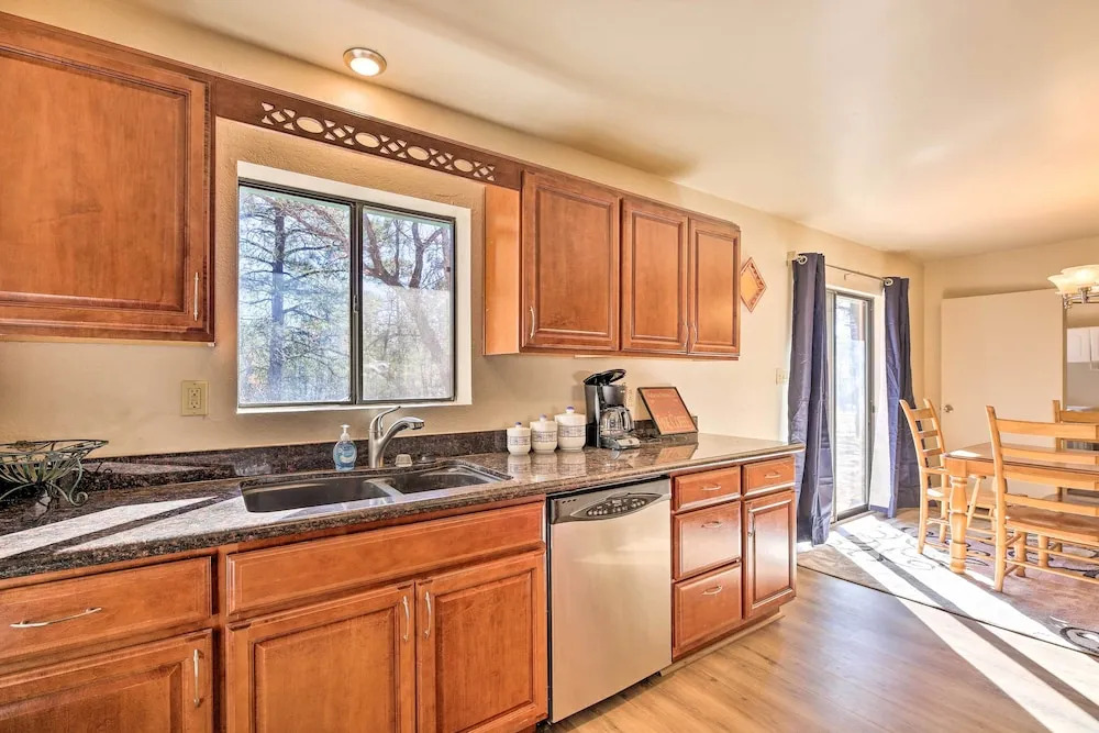 'lakeside Traditions' Arizona Home w/ Game Room!