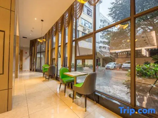Zhuoding Xisheng Hotel (Chongqing Jiangbei Airport Yubei Square Subway Station)