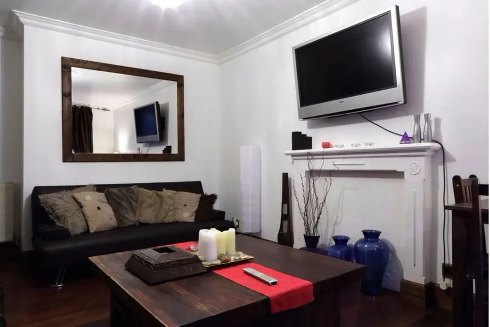 2 Bedroom Flat Near Edinburgh Playhouse