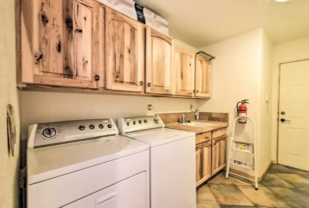 Expansive Angel Fire Retreat: 1 Mi to Fishing!