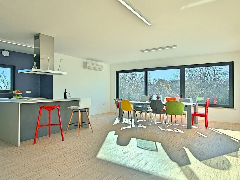 Lush Villa in Belavici with Pool & High-End Kitchen