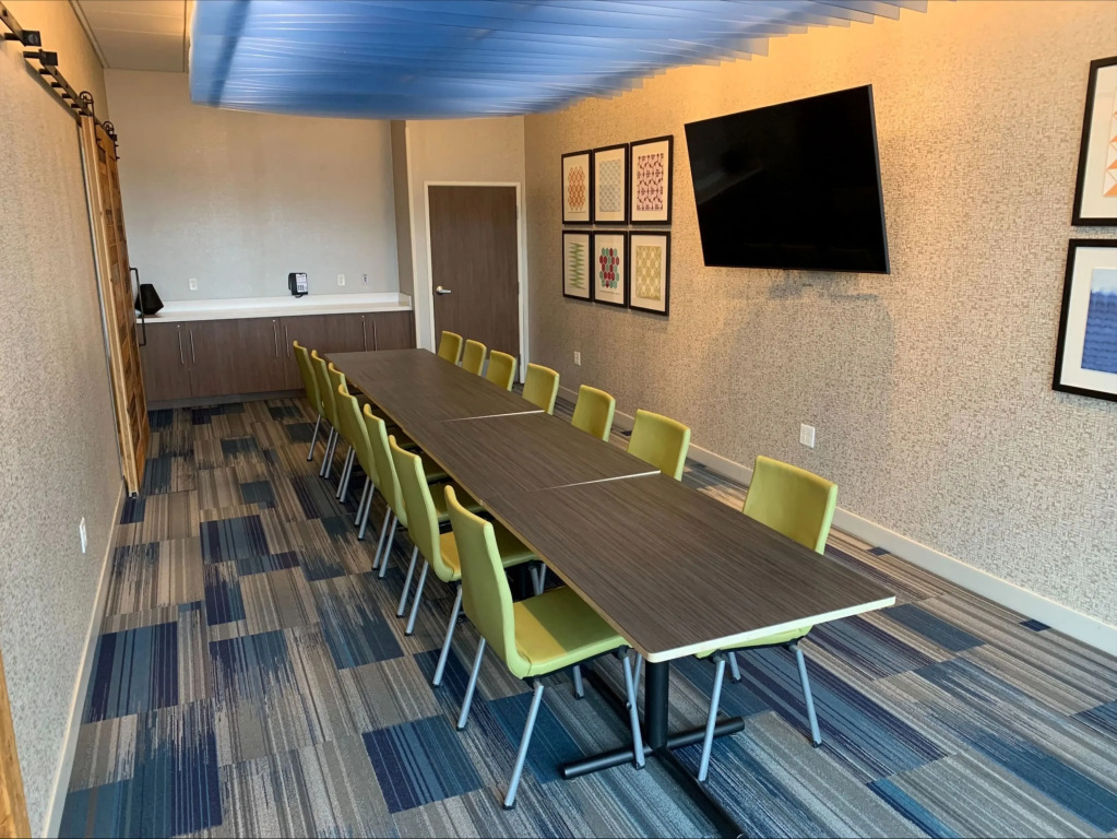 Holiday Inn Express & Suites Duluth North - Miller Hill by IHG