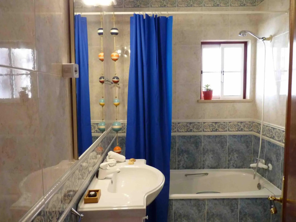 Top Floor Ocean View Apartment – Near Beach Luz