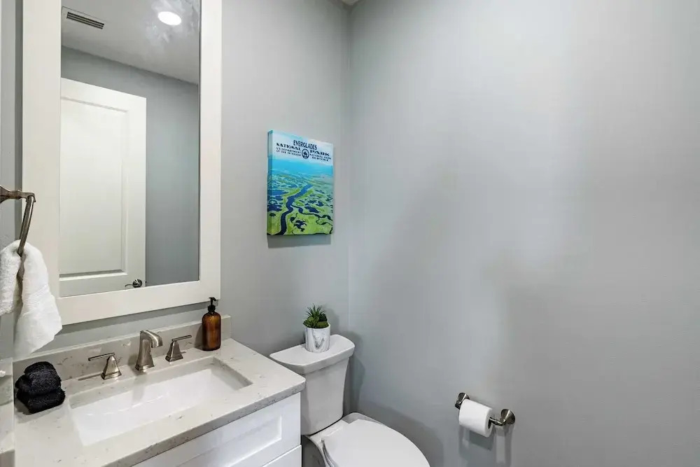 Gulf Coast Gem by Avantstay 3 Blocks to Beach & Town Plaza Community Pool