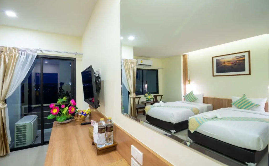 Pura Nakhon Hotel