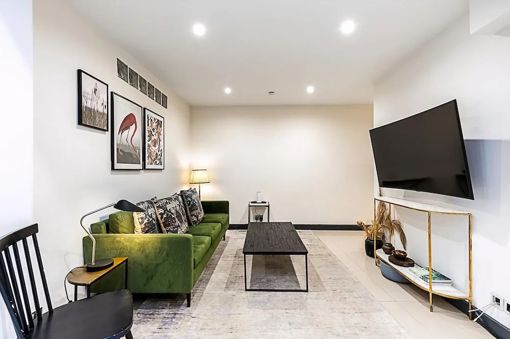 Stylish Shepherd's Bush Flat With Patio