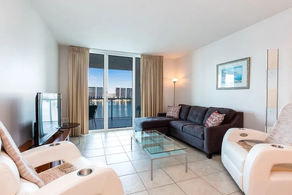 Le Marina Bay 806 by Go Florida Condo Sunny Isles