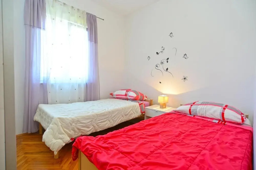 Spacious Flat With Pool Just 300m From the Beach