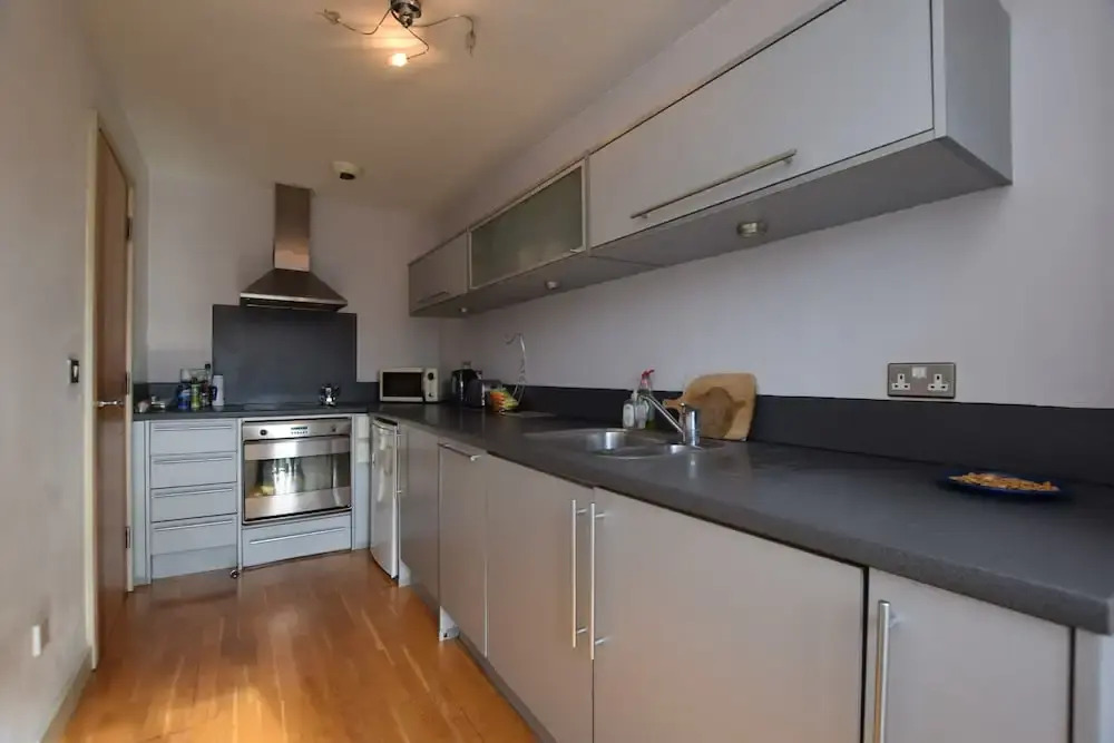 Spacious Studio Apartment in the Heart of the City