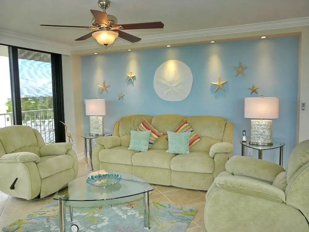 Beachfront Condo With Pool and Dazzling Ocean View