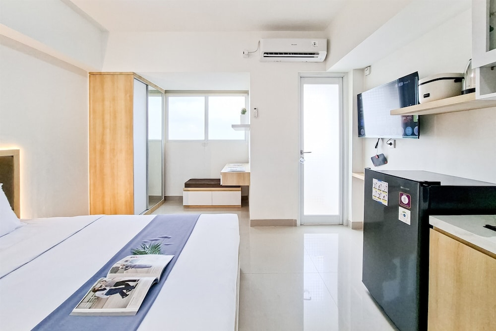 Good Location Studio At Cisauk Point Apartment