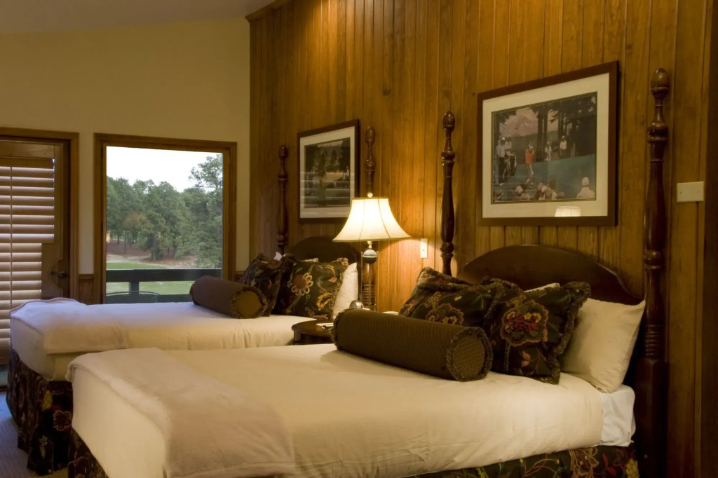 Pine Needles Lodge