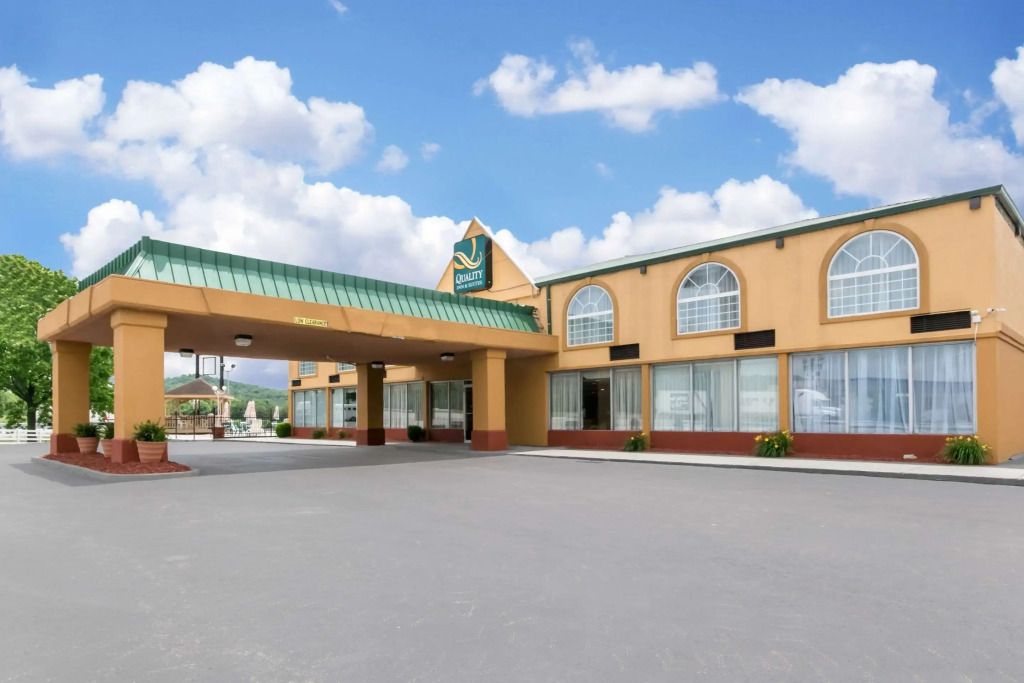 Quality Inn & Suites Horse Cave - Cave City