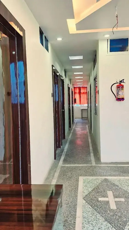 Hotel Meri & Residency