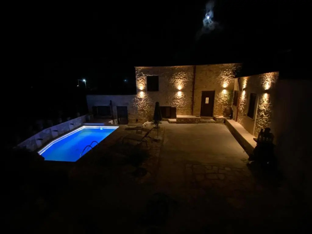 Vertigo Stone Villa - Roumeli Private Pool Escape