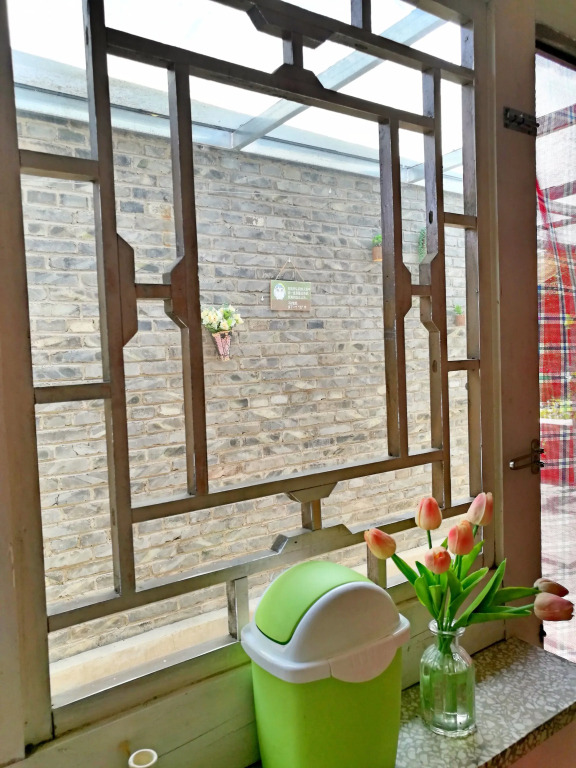 Beijing Badaling Great Wall Caos Courtyard guesthousel 1Private english tour guide 2Pick up&Drof off &landmark visiting serivice3Very near to Badaling Great Wall4Offer free beijing travel guide5Traditonal Chinese courtyard