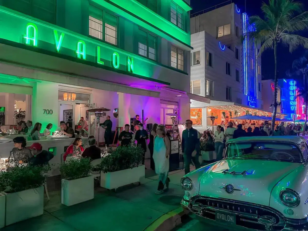 Avalon Hotel
